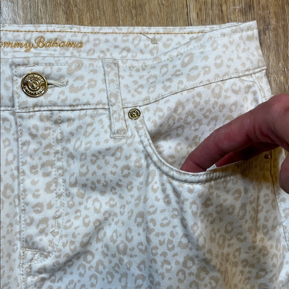 Tommy Bahama Short Skirt Coconut Size 4 Animal Print Cream Stretch Mini EUC - Picture 5 of 13